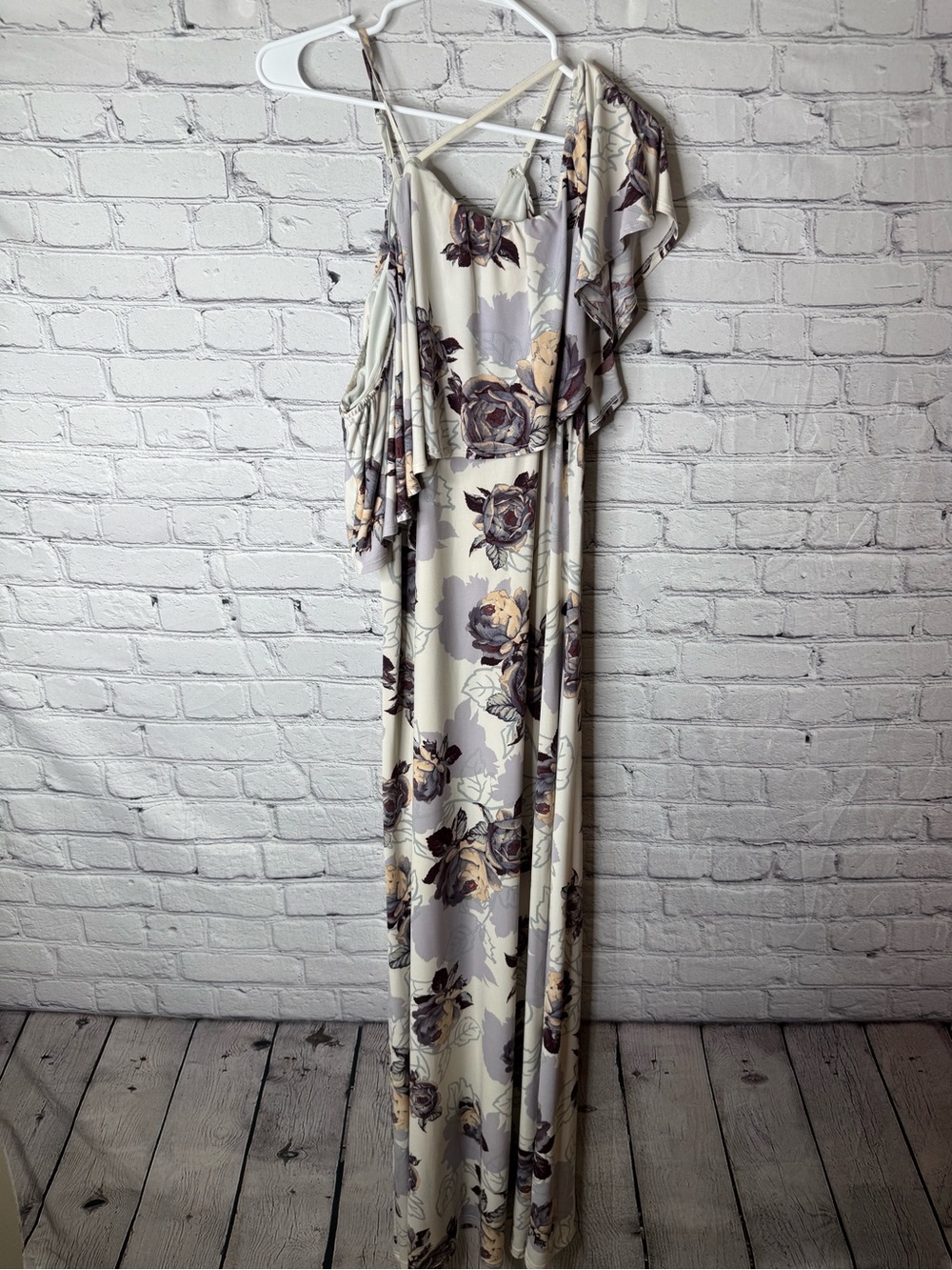 Sugar lips Floral Cold-Shoulder Maxi Dress in Cream and Gray
